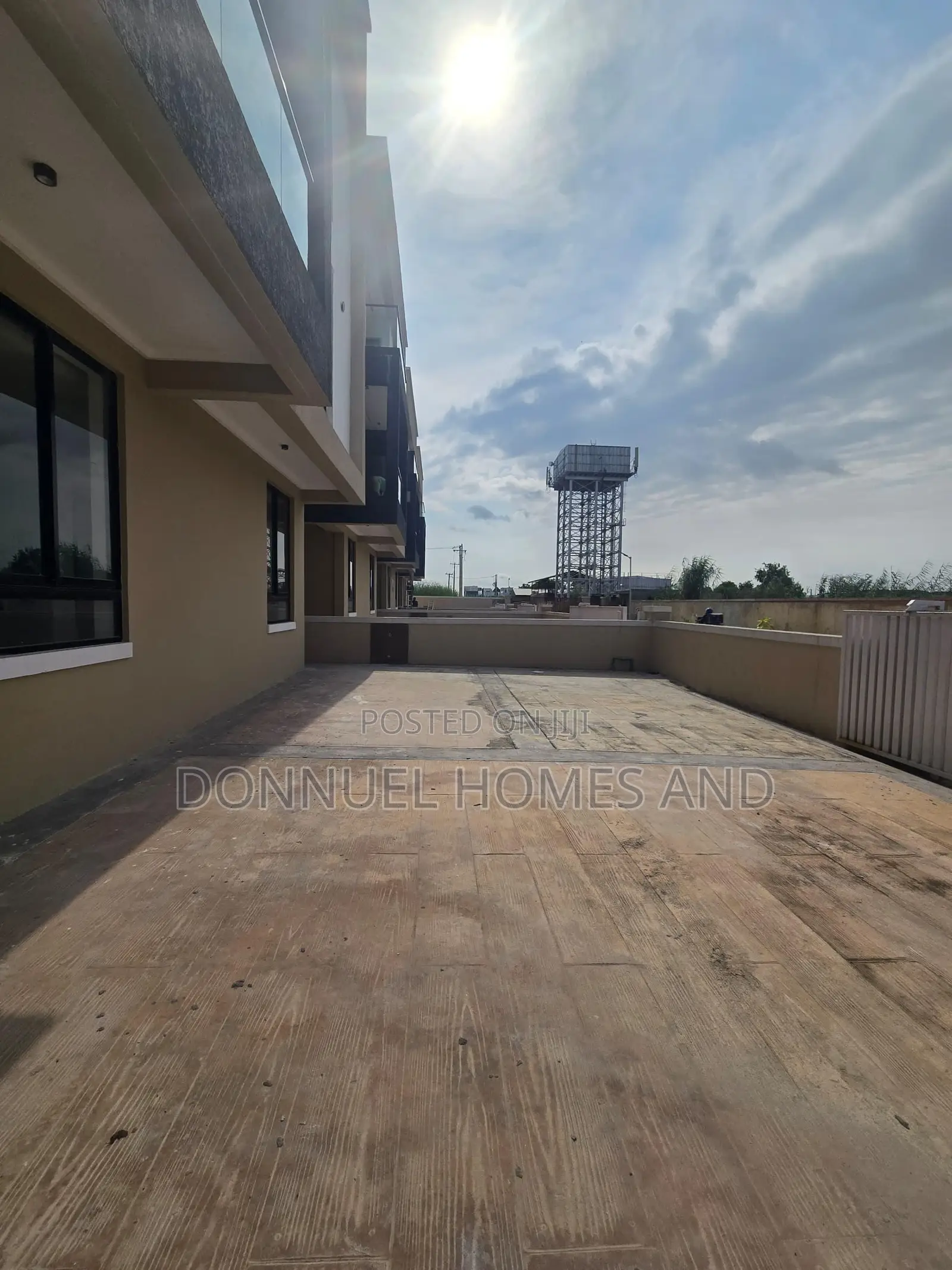 5bdrm Duplex in Osapa london for sale