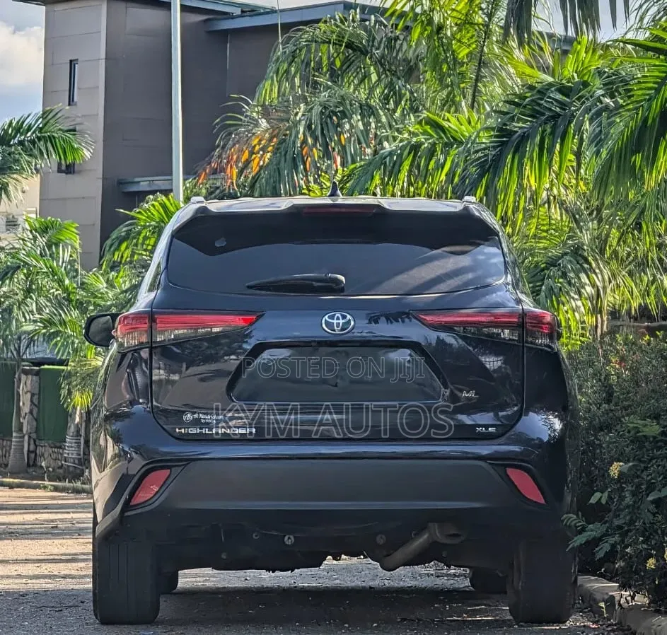 Toyota Highlander 2020 Blue