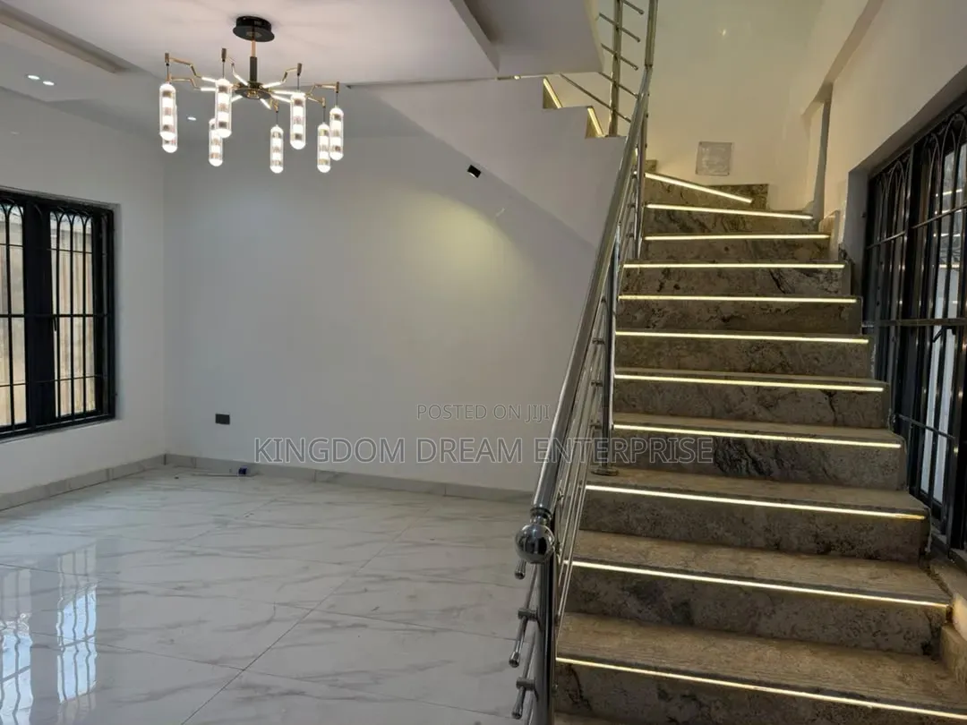 4bdrm Duplex in Life Camp Abuja for sale
