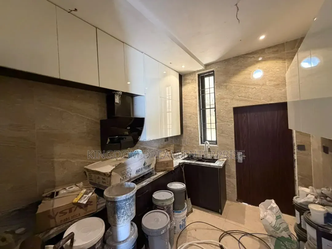 4bdrm Duplex in Life Camp Abuja for sale