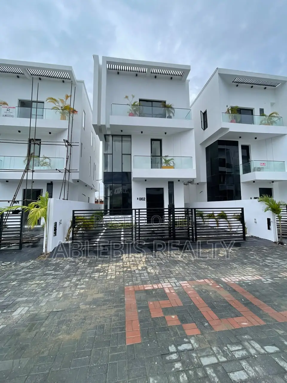 4bdrm Duplex in Orchid, Lekki Phase 2 for sale