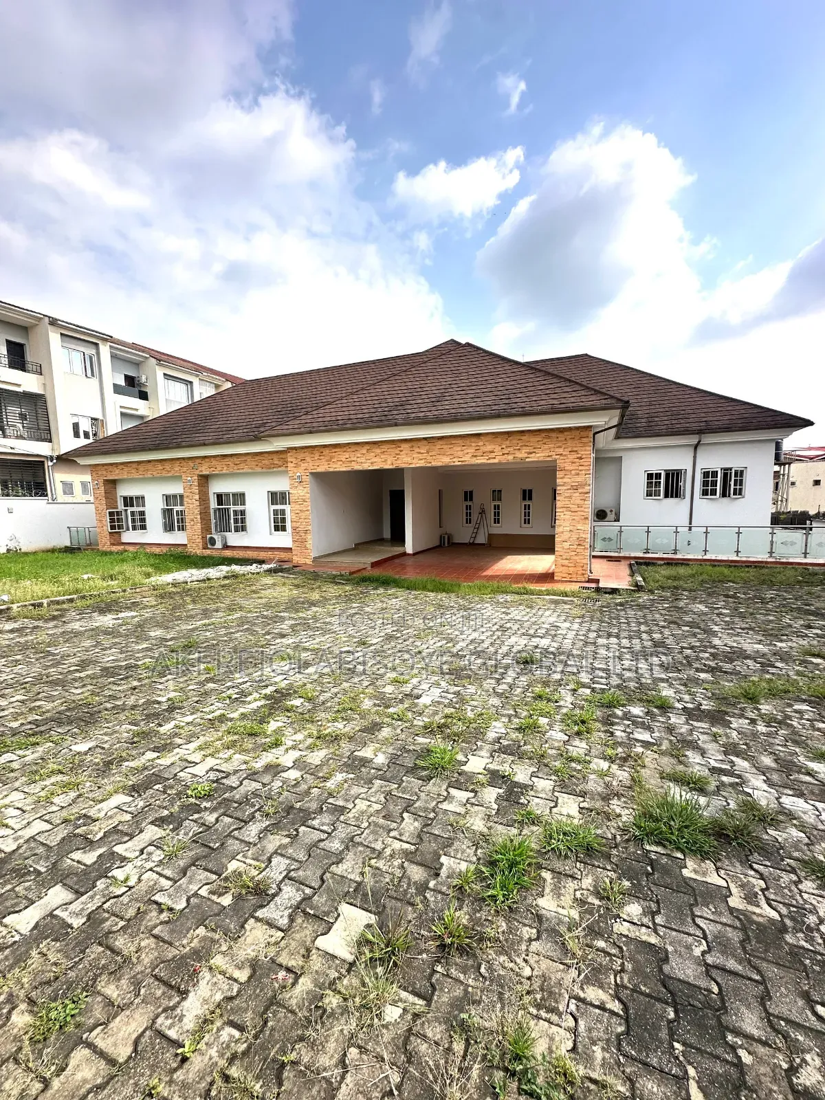 7bdrm Duplex in Guzape Abuja for rent