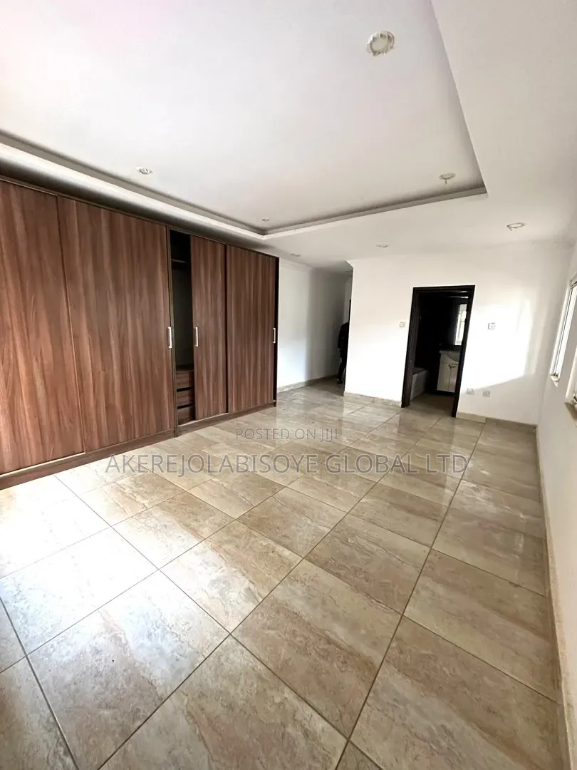 7bdrm Duplex in Guzape Abuja for rent