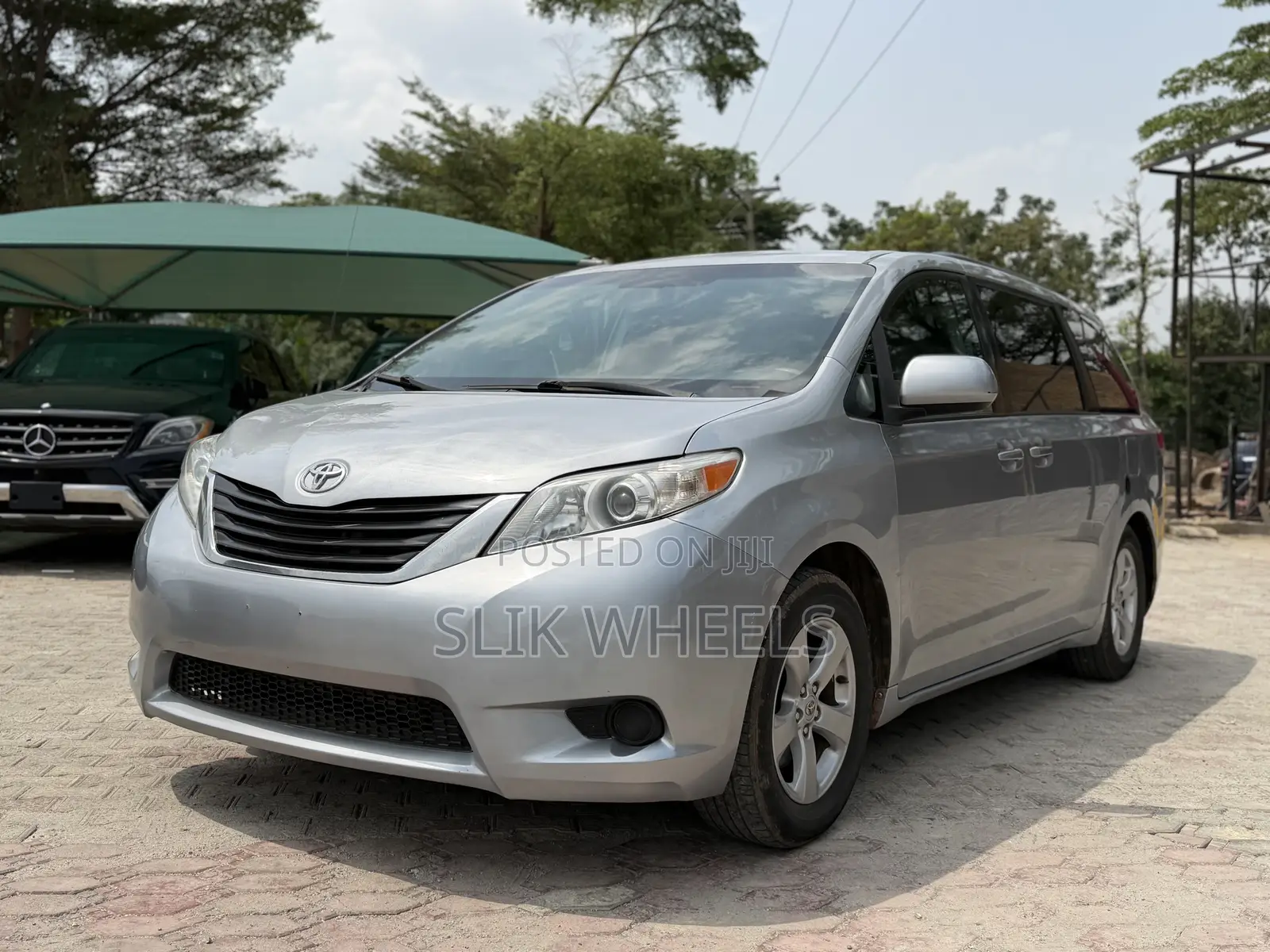 Toyota Sienna LE 7 Passenger 2011 Silver