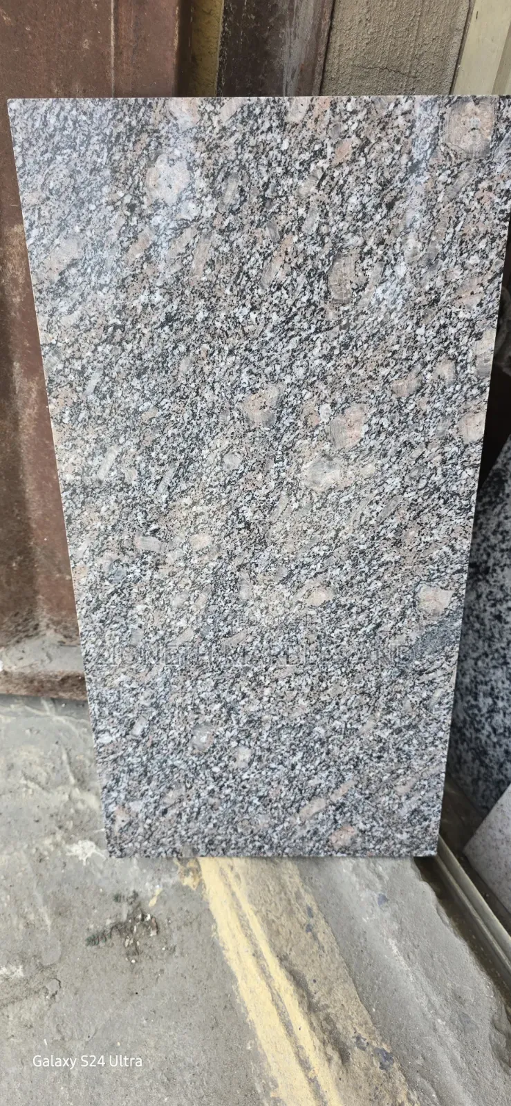 Premium Quality 30x60 Royal Brown Granite Tiles