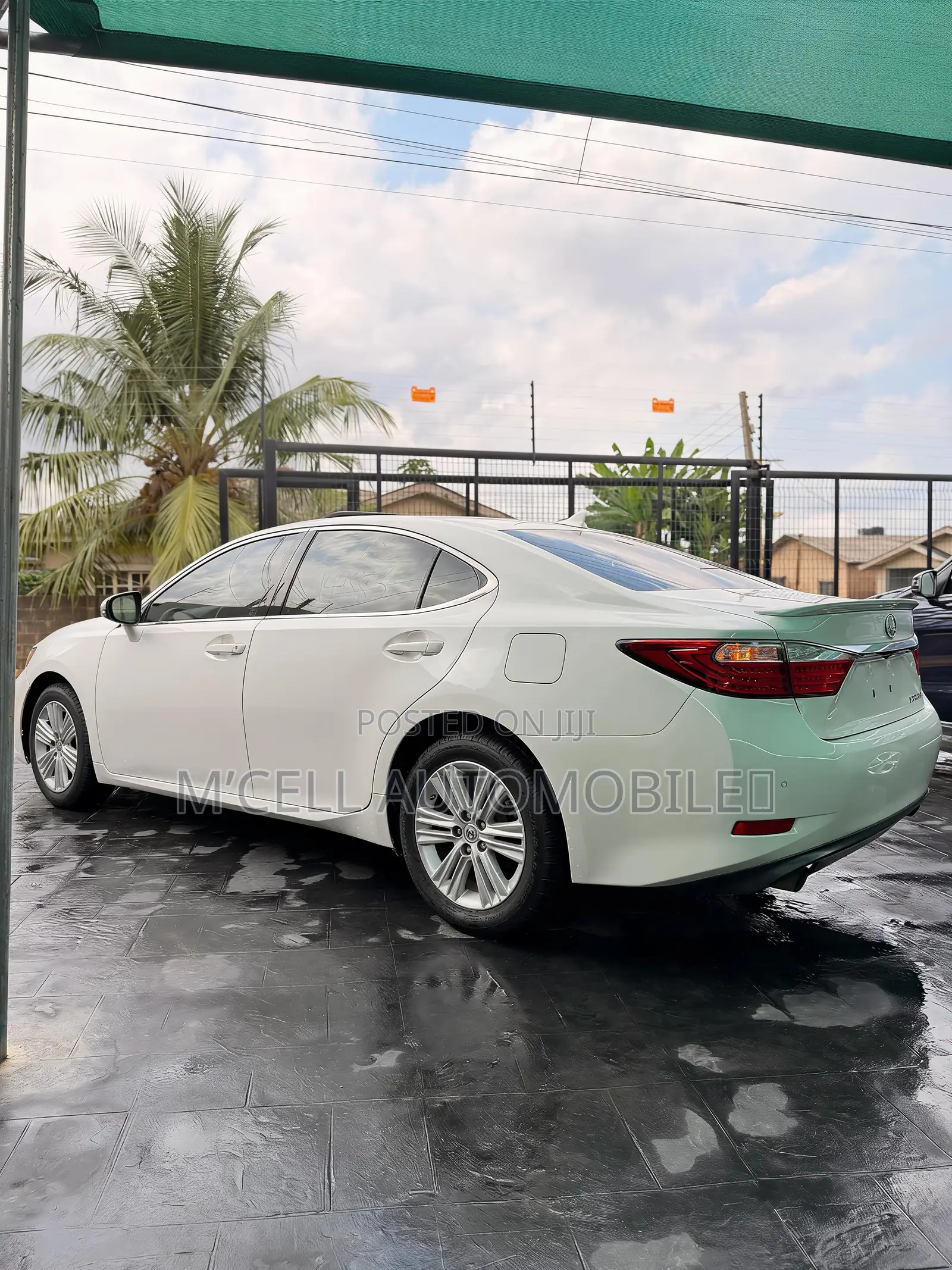 Lexus ES 350 FWD 2014 White