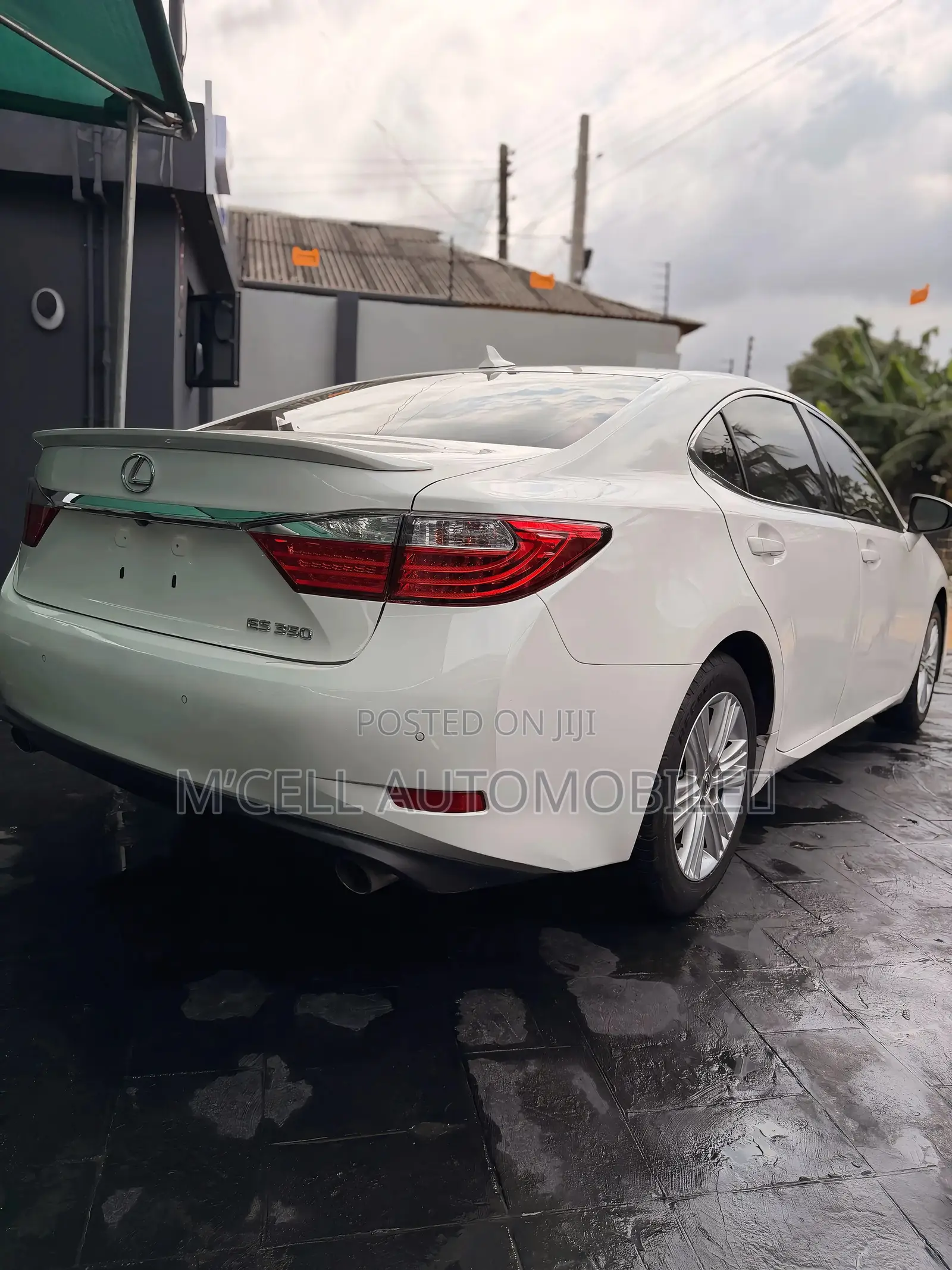 Lexus ES 350 FWD 2014 White