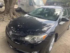 Toyota Camry SE 4dr Sedan (2.5L 4cyl 6A) 2013 Black