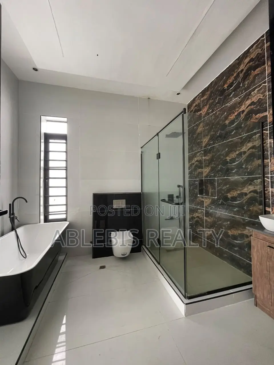 5bdrm Duplex in Orchid, Lekki Phase 2 for sale