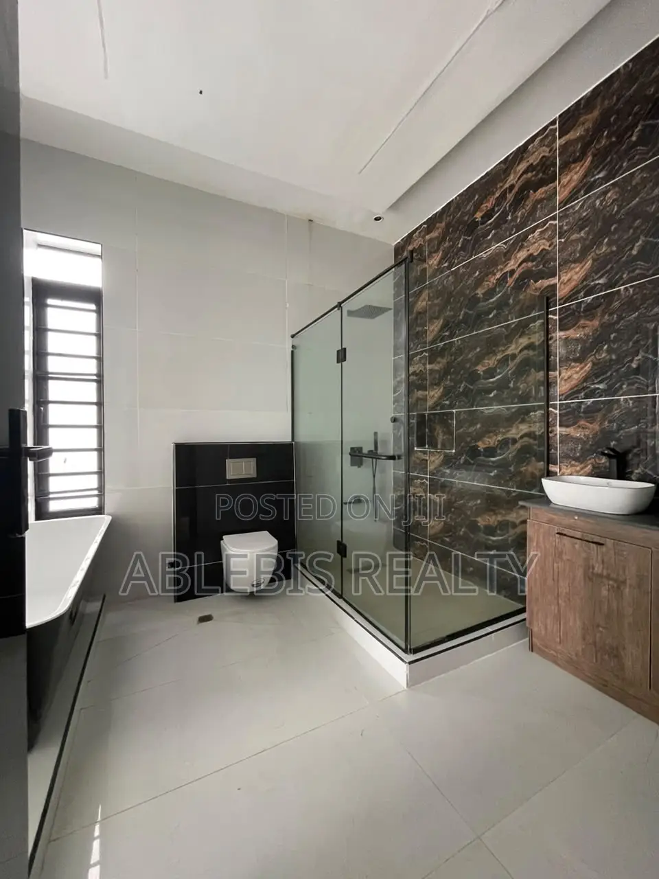 5bdrm Duplex in Orchid, Lekki Phase 2 for sale