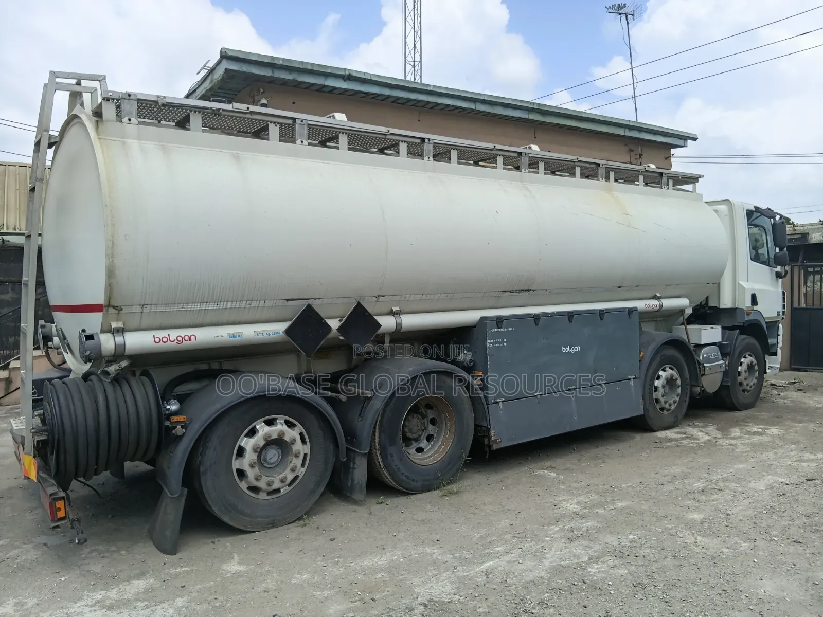 28,080liters DAF CF Diesel Pedlar