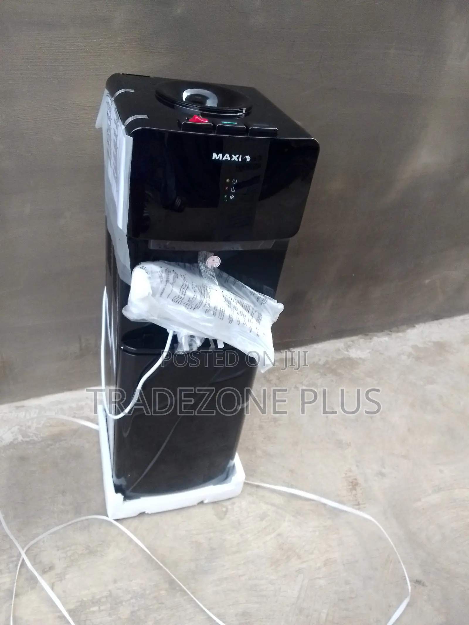 Enjoy Convenient Drinking Water With Maxi YL1663S-W