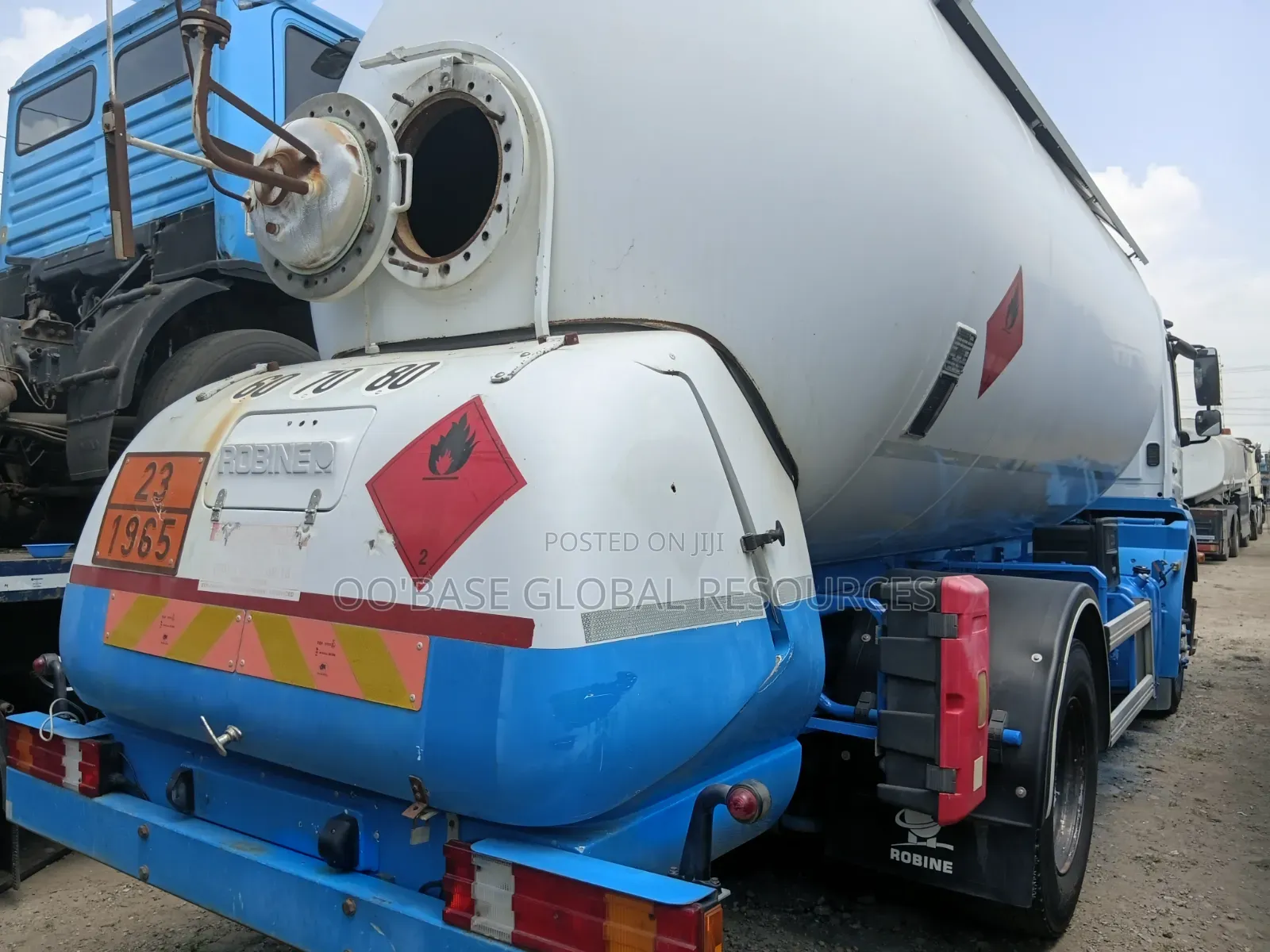 Foreign Used 10tonnes Mercedes LPG BOBTAIL