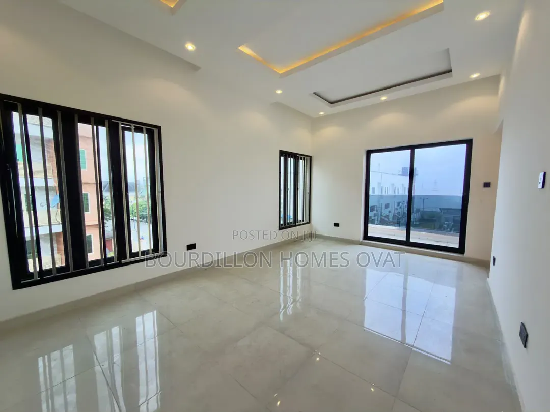 6bdrm Duplex in Lekki Phase 1 for sale