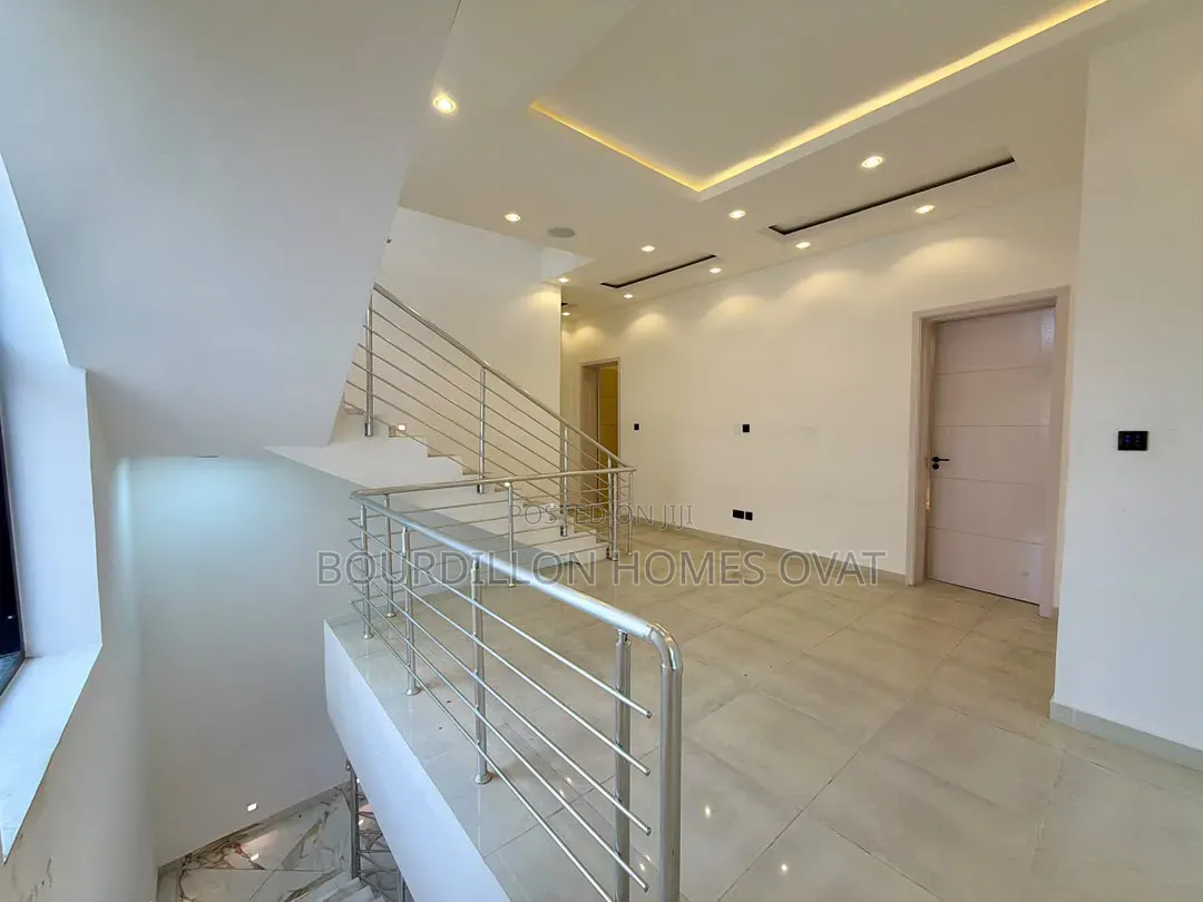 6bdrm Duplex in Lekki Phase 1 for sale