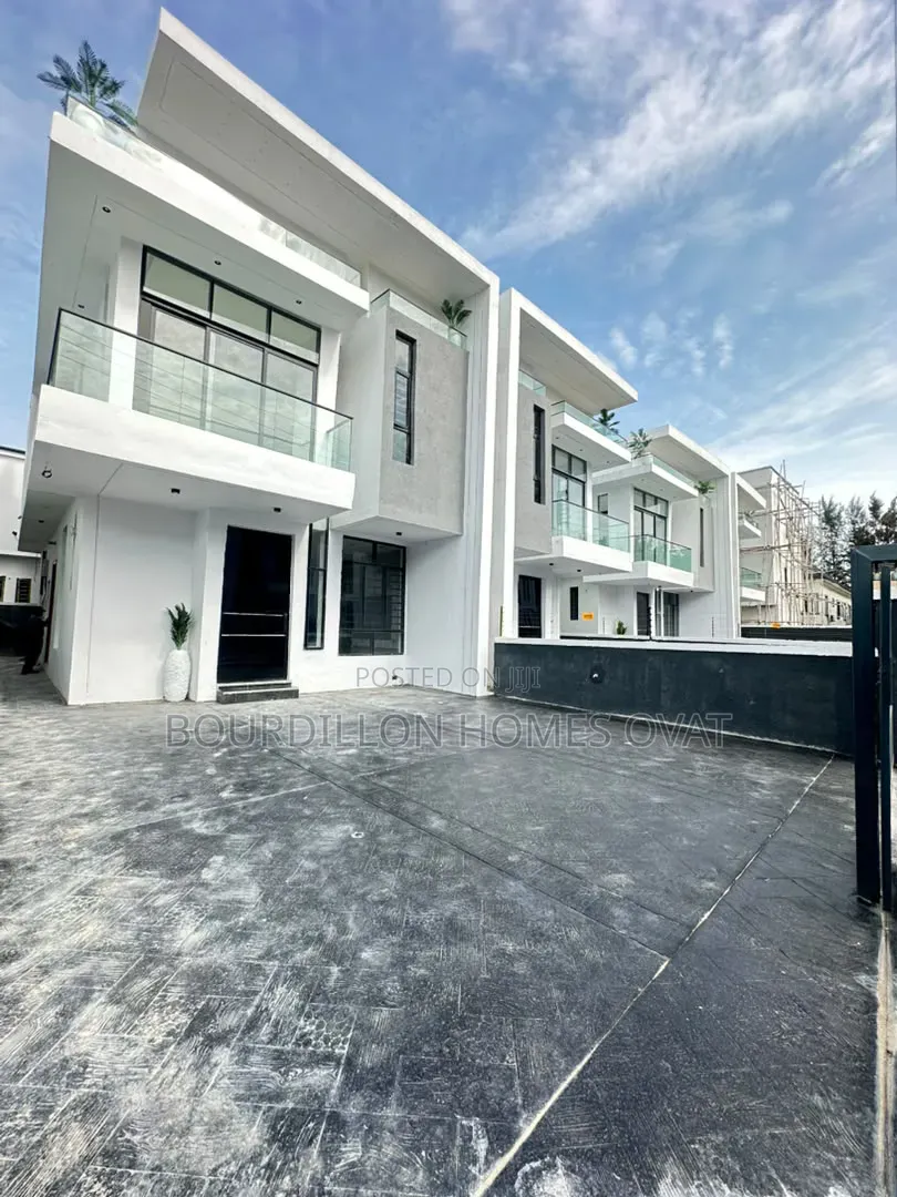 4bdrm Duplex in Ikota Villa Estate for sale