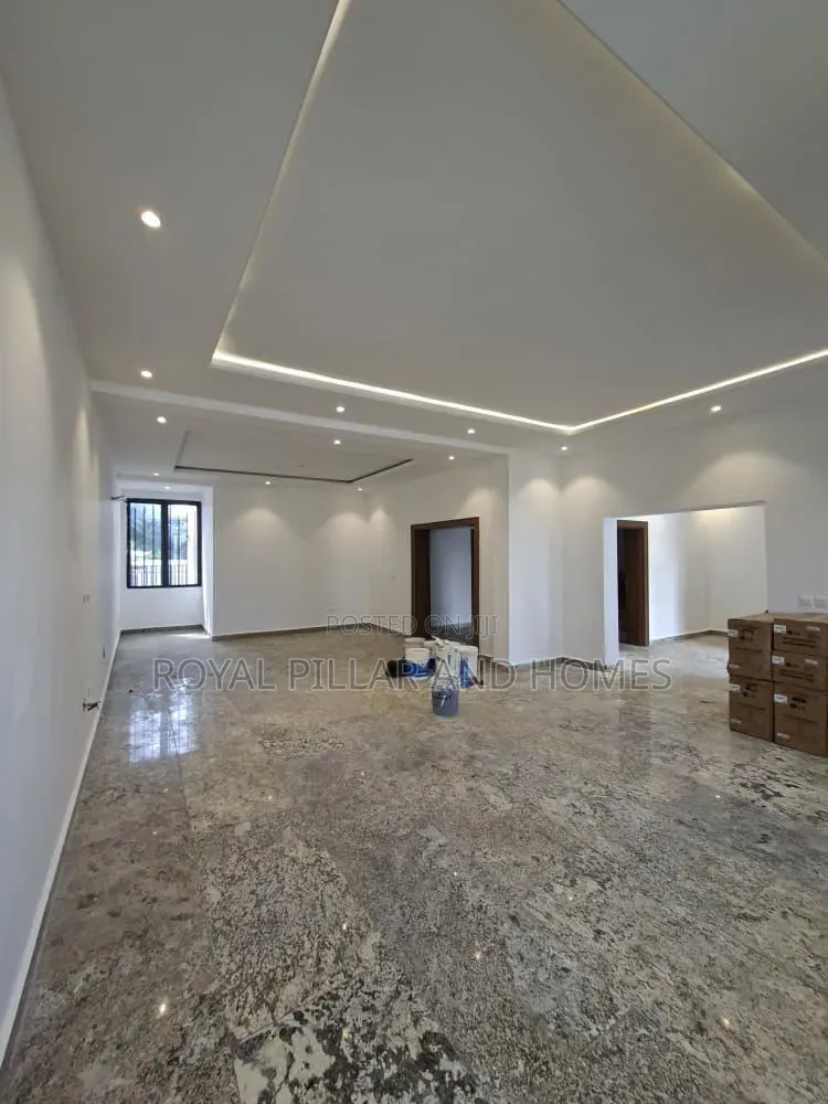 5bdrm Townhouse / Terrace in Mabuchi, Mabushi for rent