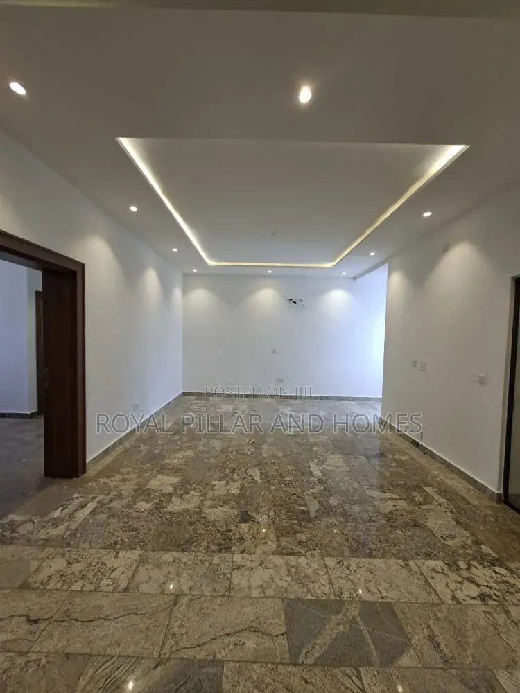 5bdrm Townhouse / Terrace in Mabuchi, Mabushi for rent