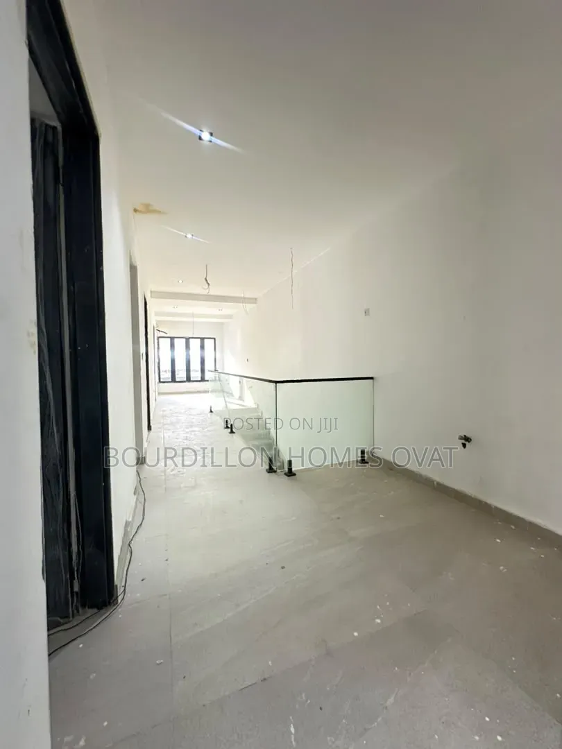 4bdrm Duplex in Lekki Phase 1 for sale