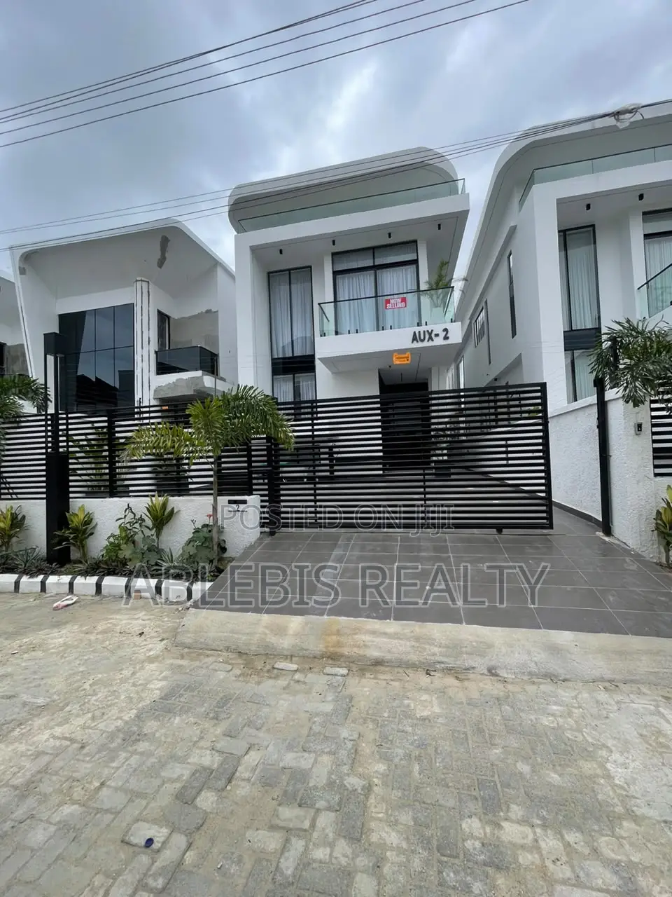 5bdrm Duplex in Orchid, Lekki Phase 2 for sale