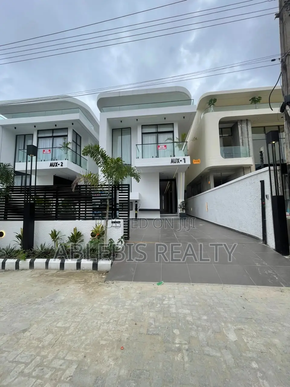 5bdrm Duplex in Orchid, Lekki Phase 2 for sale
