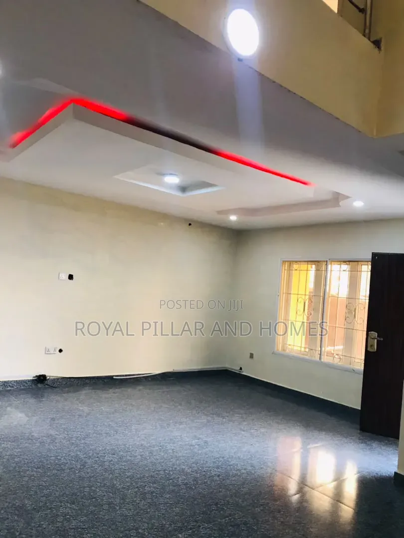 4bdrm Duplex in Lifecamp Estate for rent