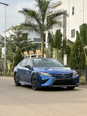 Toyota Camry XSE V6 (3.5L V6 8A) 2019 Blue