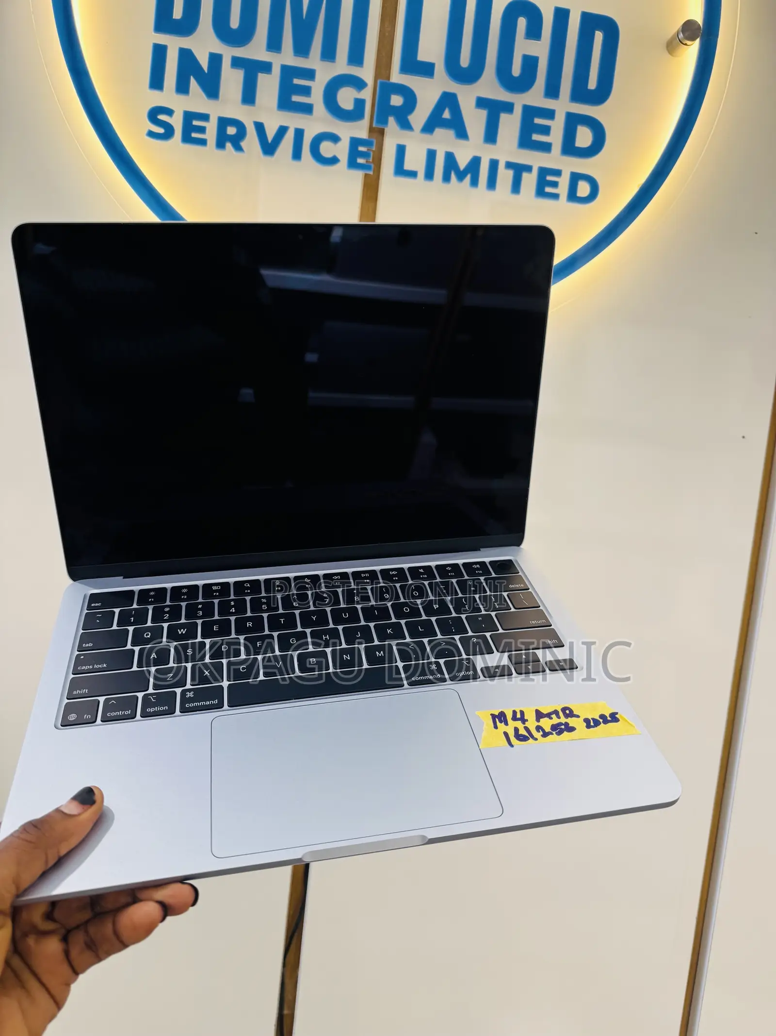 Laptop Apple MacBook Air 2025 M4 16GB Apple M5 Max SSD 512GB