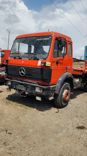 Clean Foreign Used Mercedes Benz 1717 Tipper 6 Tires