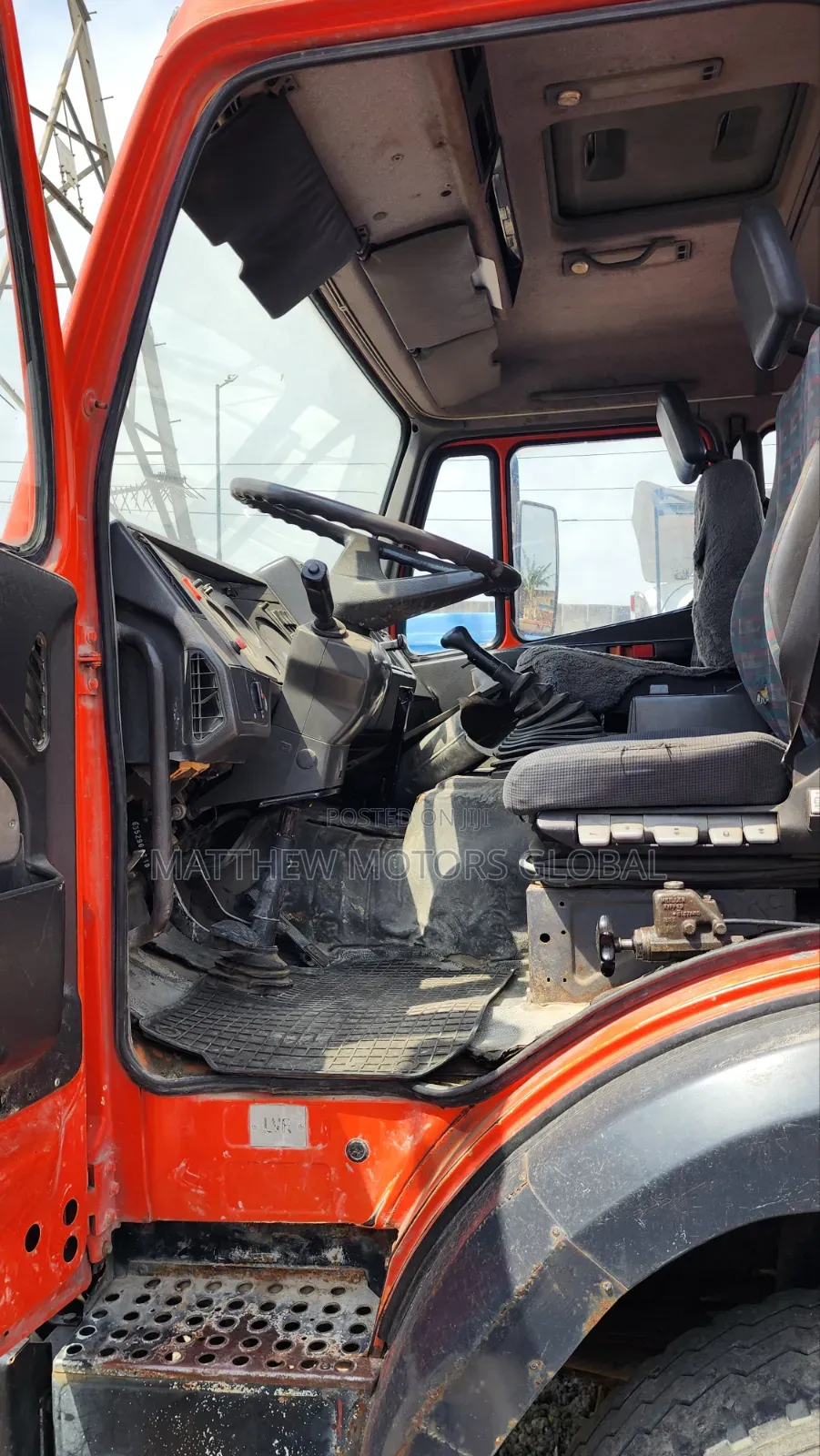 Clean Foreign Used Mercedes Benz 1717 Tipper 6 Tires