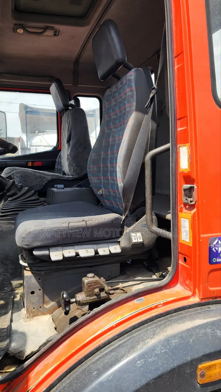 Clean Foreign Used Mercedes Benz 1717 Tipper 6 Tires