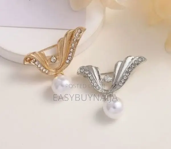 Anti-Light Jewelry Fashion Brooch