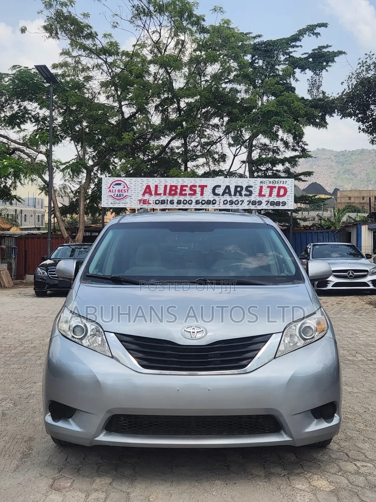 Toyota Sienna LE 8 Passenger 2011 Silver