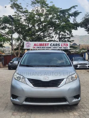 Toyota Sienna LE 8 Passenger 2011 Silver