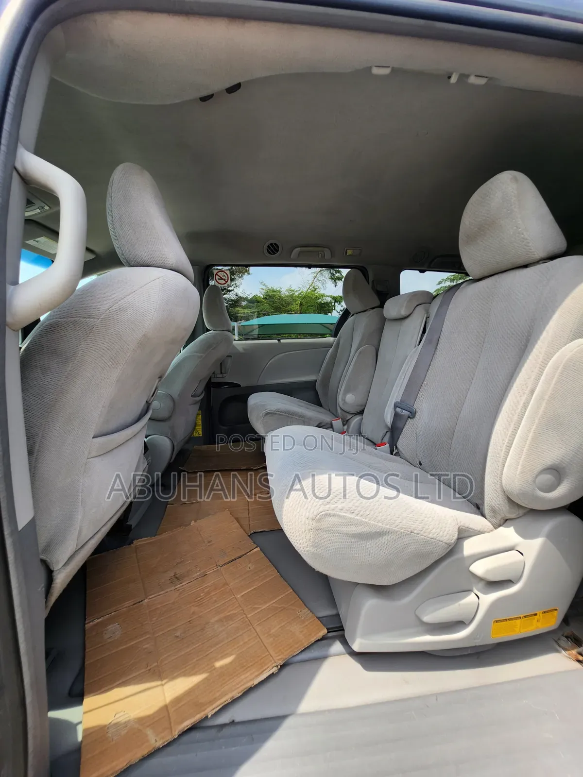 Toyota Sienna LE 8 Passenger 2011 Silver