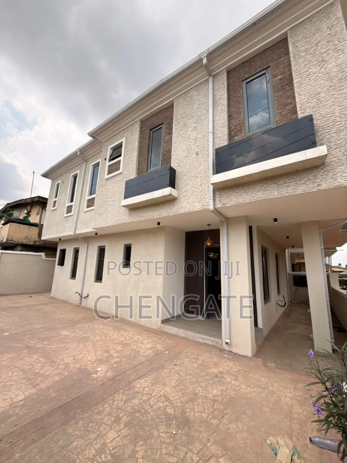 4bdrm Duplex in Ogba for sale