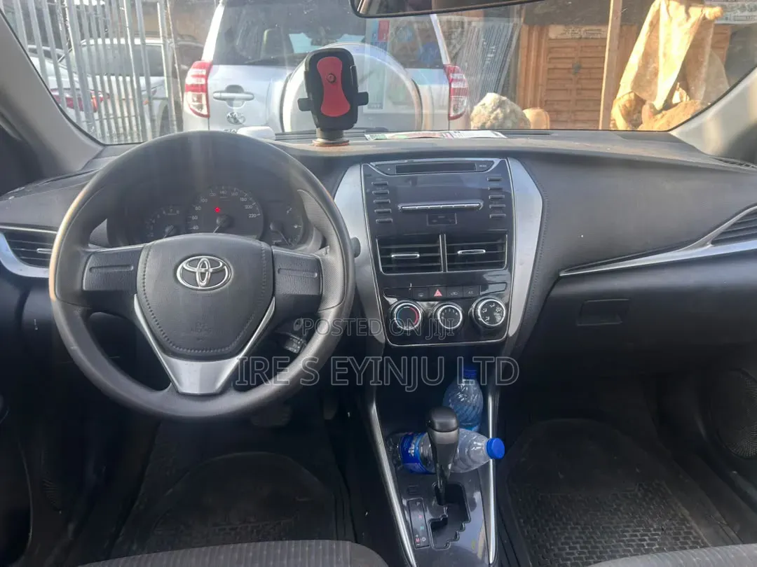 Toyota Yaris 2019 Black