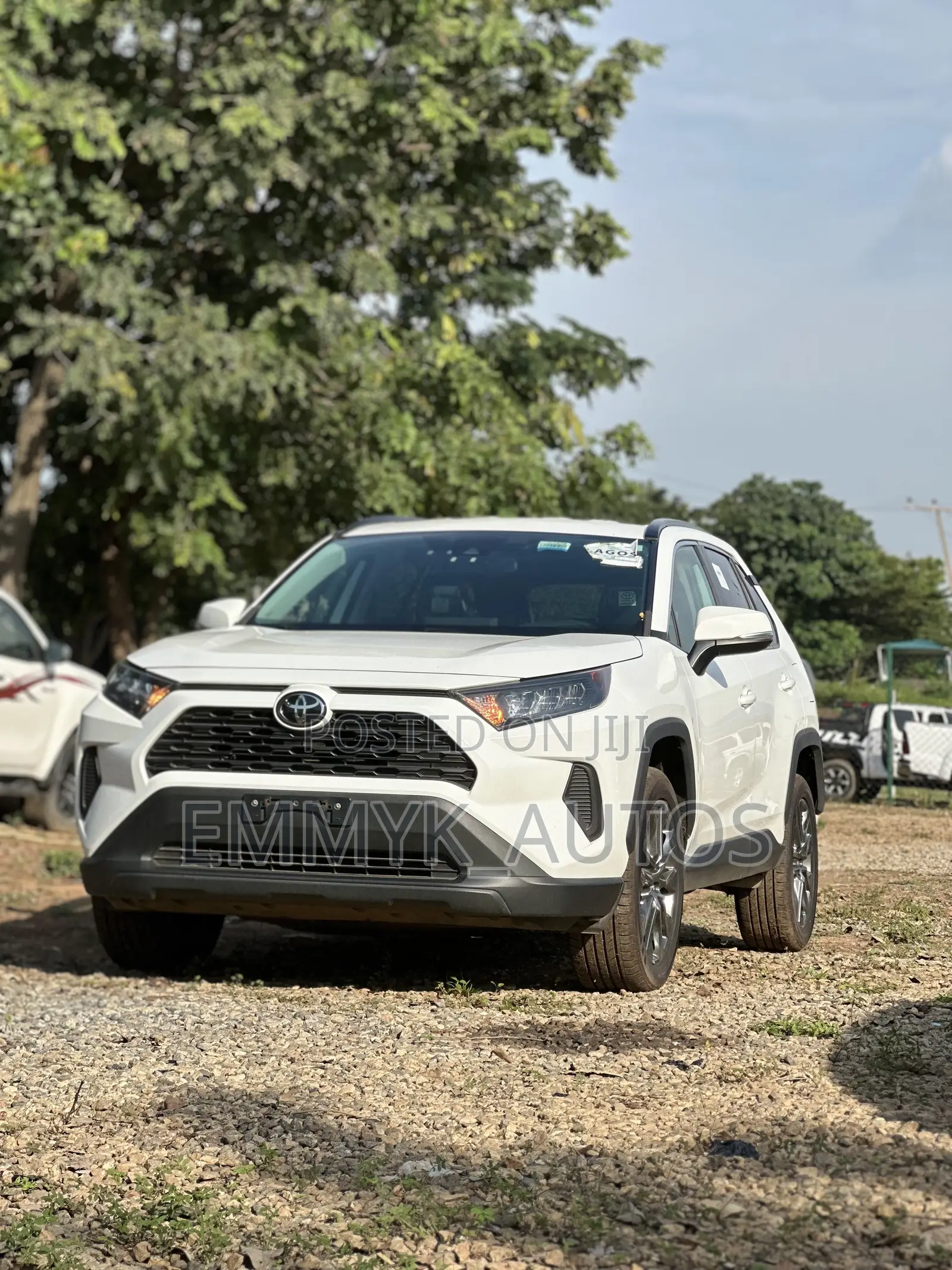 Toyota RAV4 LE 2021 White
