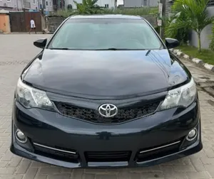 Toyota Camry SE V6 4dr Sedan (3.5L 6cyl 6A) 2013 Black