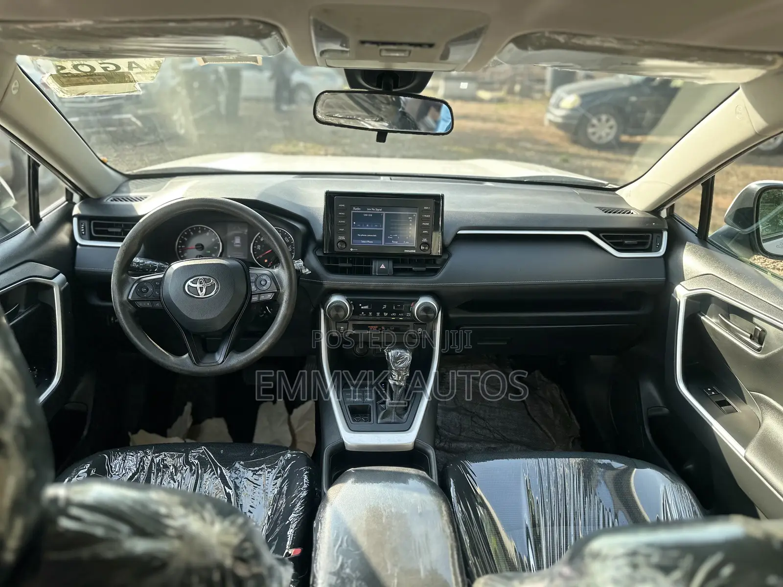 Toyota RAV4 LE 2021 White