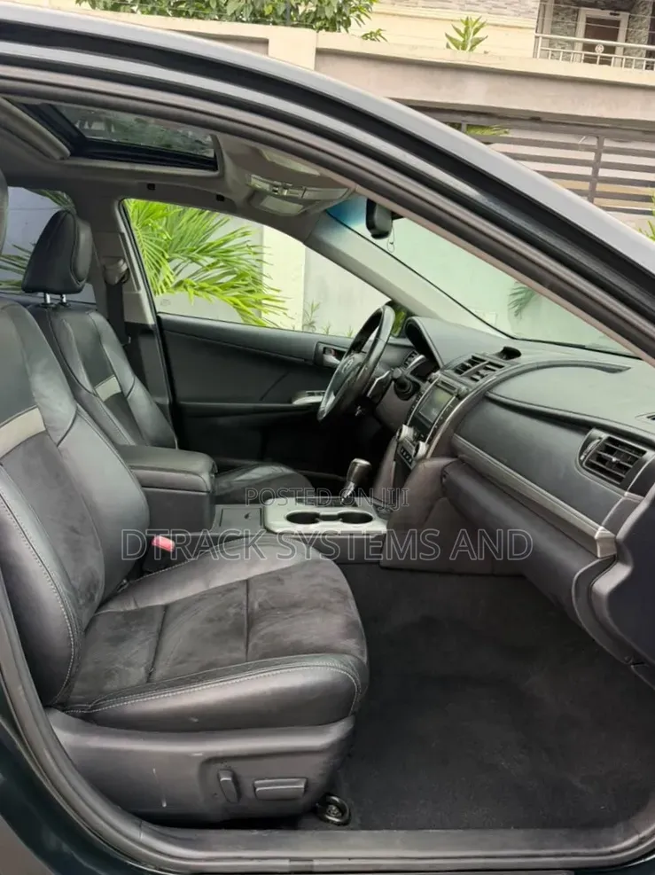Toyota Camry SE V6 4dr Sedan (3.5L 6cyl 6A) 2013 Black