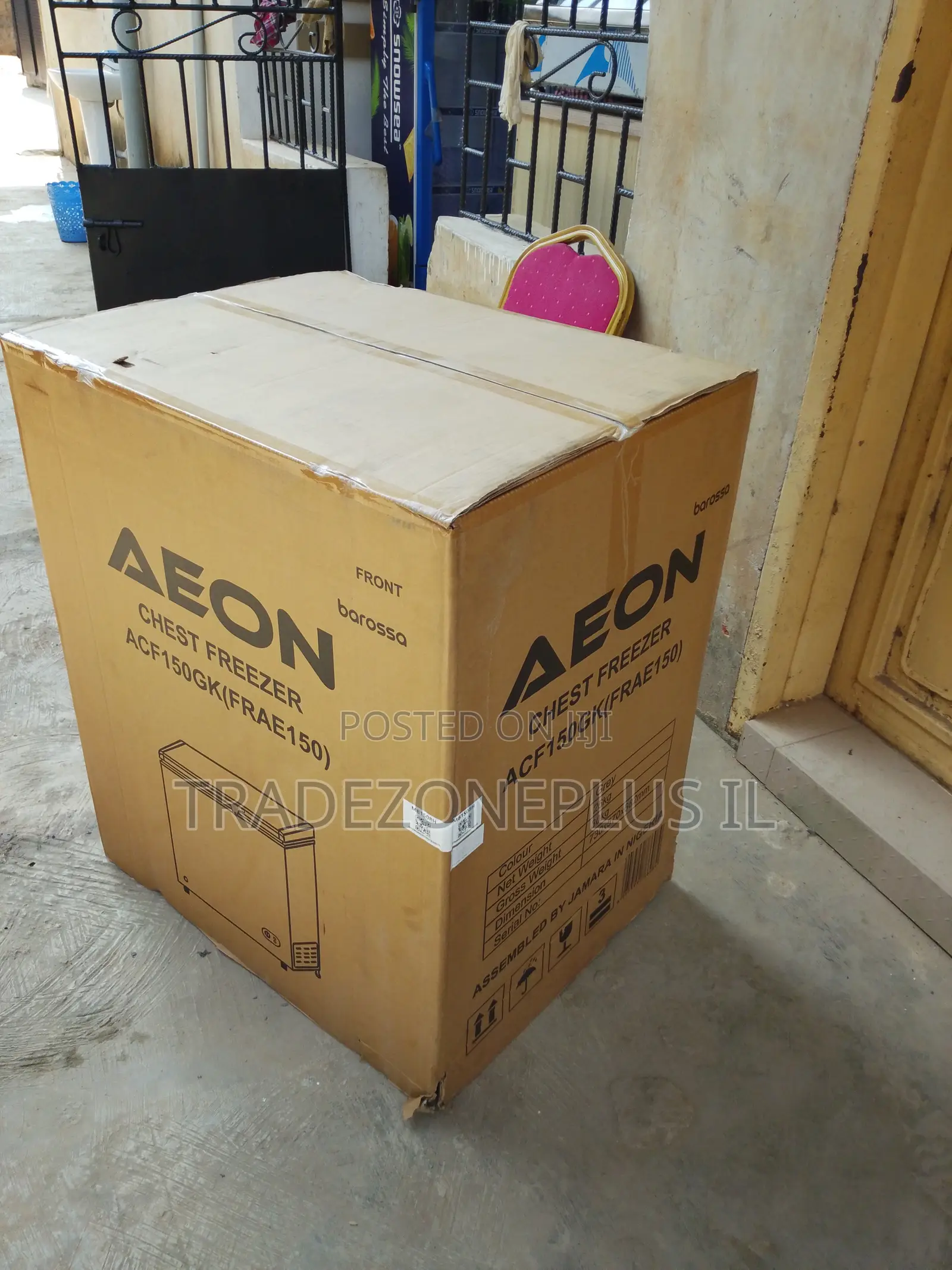 AEON 147L Chest Freezer for Shops and Businesses
