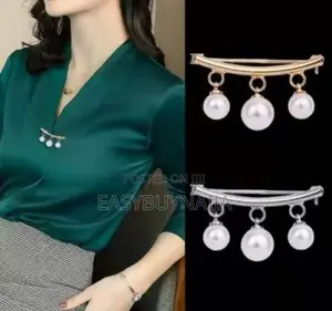 Anti Light Brooch With Pearl
