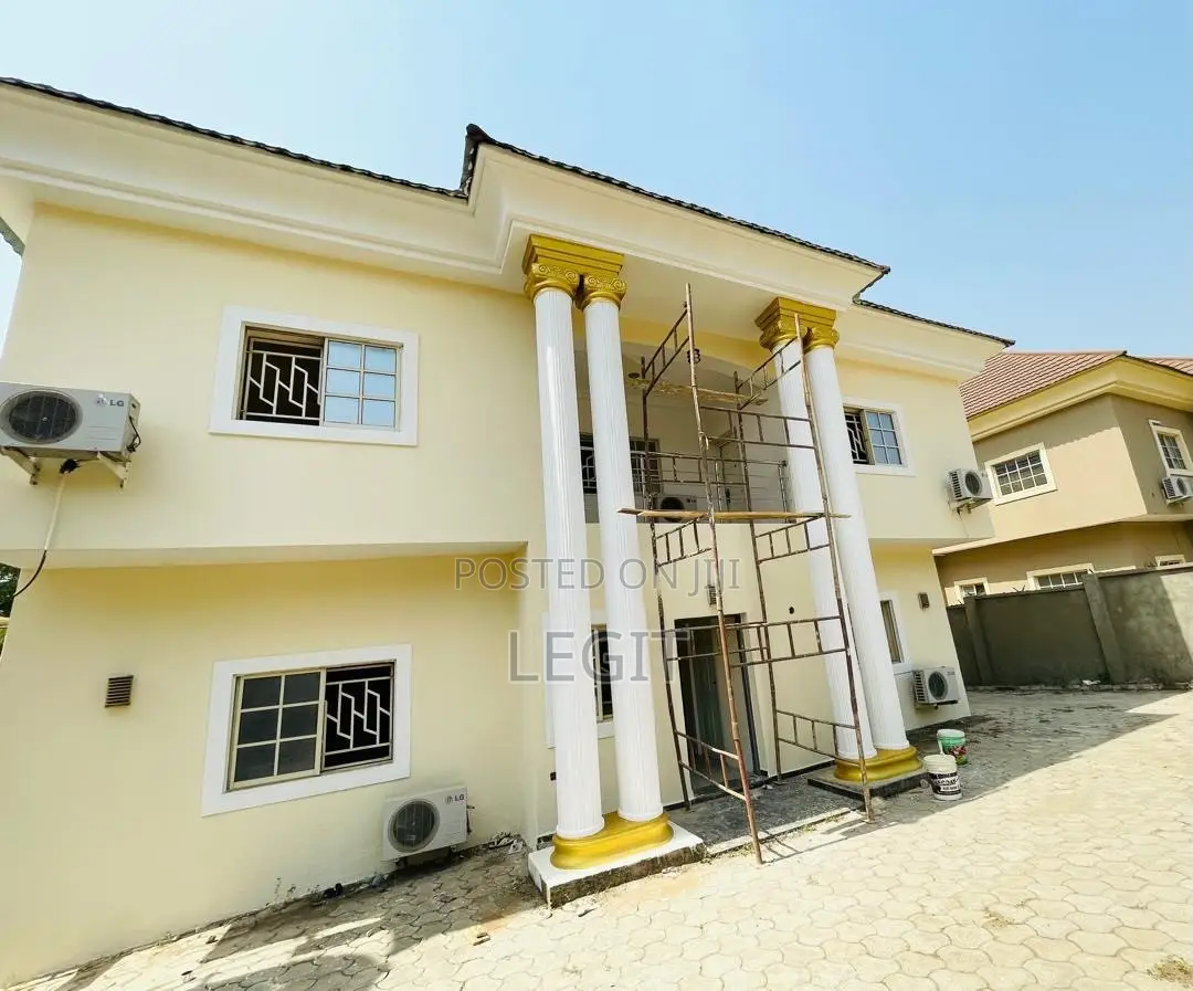 4bdrm Duplex in Gwarinpa for sale