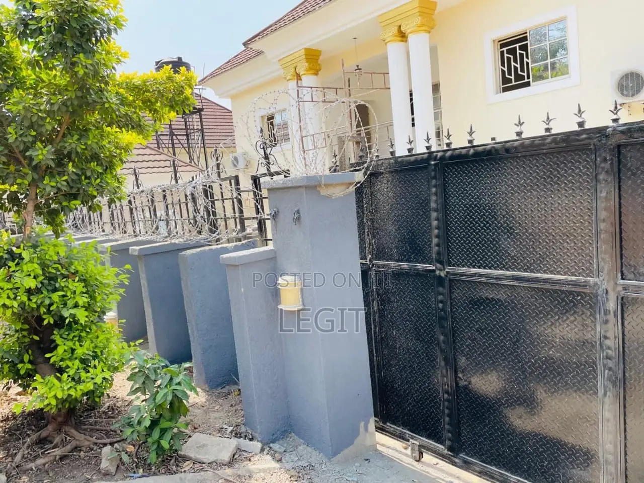 4bdrm Duplex in Gwarinpa for sale