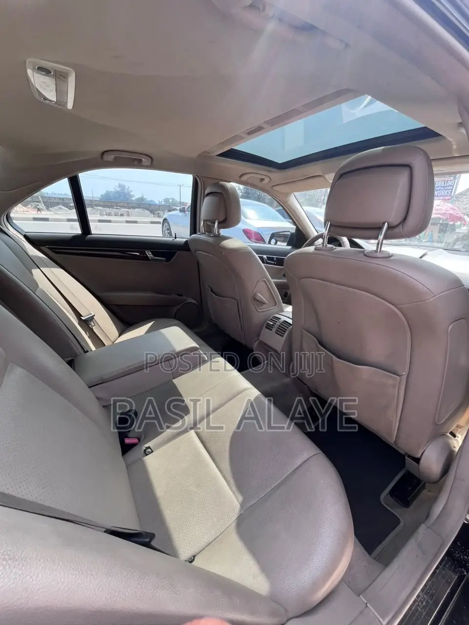 Mercedes-Benz C300 Luxury Sedan RWD (3.0L 6cyl 7A) 2011 Black