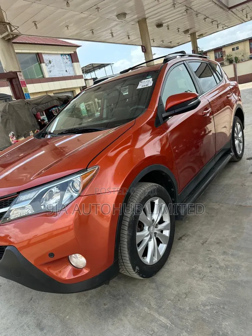 Toyota RAV4 Limited 4dr SUV AWD (2.5L 4cyl 6A) 2015 Orange