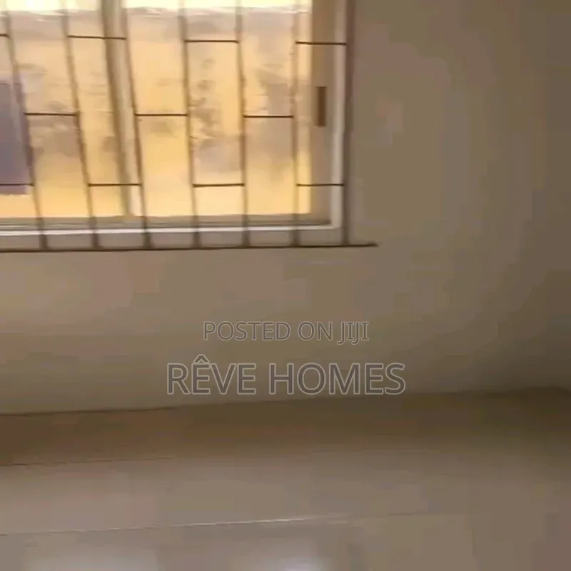 2bdrm Block of Flats in Medina for rent