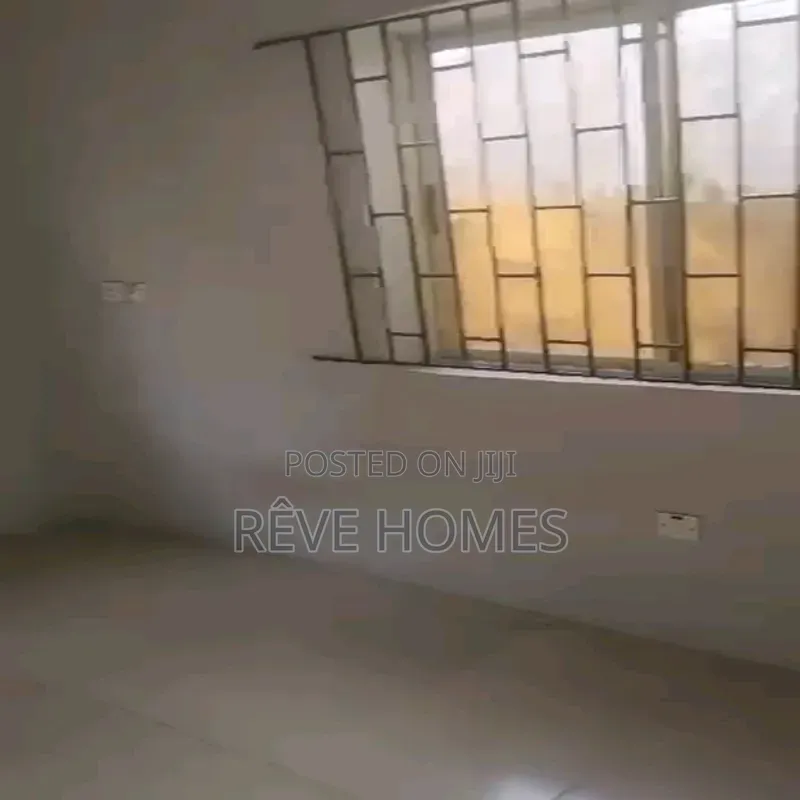 2bdrm Block of Flats in Medina for rent