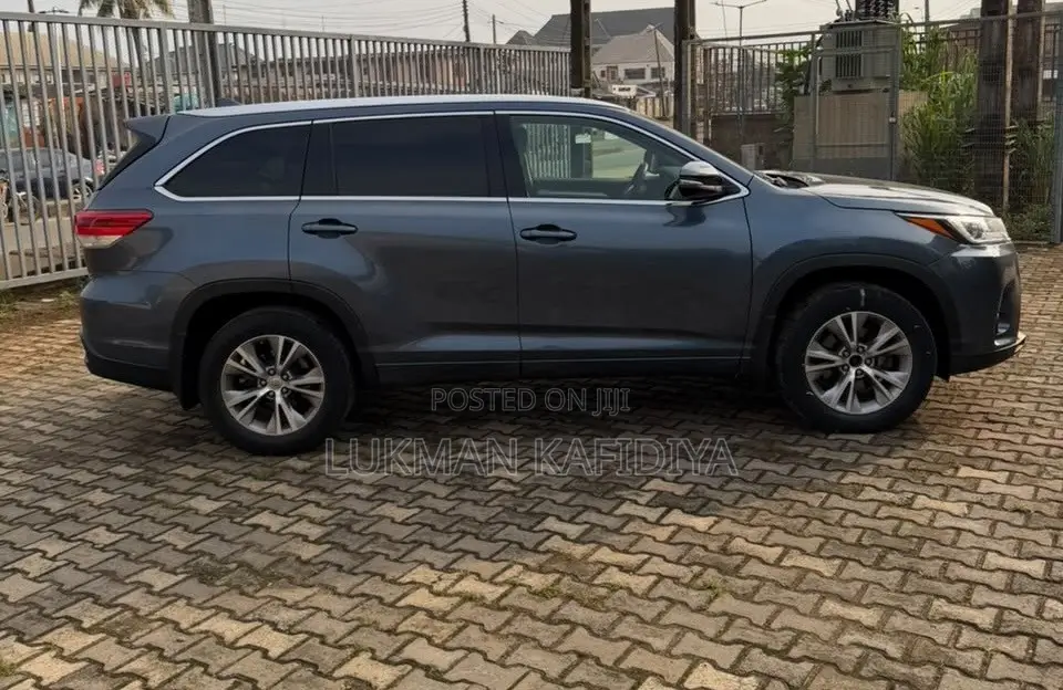 Toyota Highlander XLE V6 4x4 (3.5L 6cyl 6A) 2016 Blue
